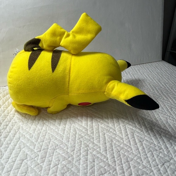Pokémon Pikachu toy factory plush stuffed animal 2016 yellow 2016 - Picture 11 of 12